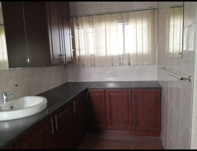 1 BEDROOM FLAT RENTED IN LENNOXTON